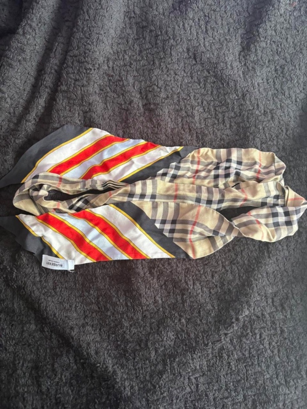 BURBERRY SCARF - Picture 2 of 3